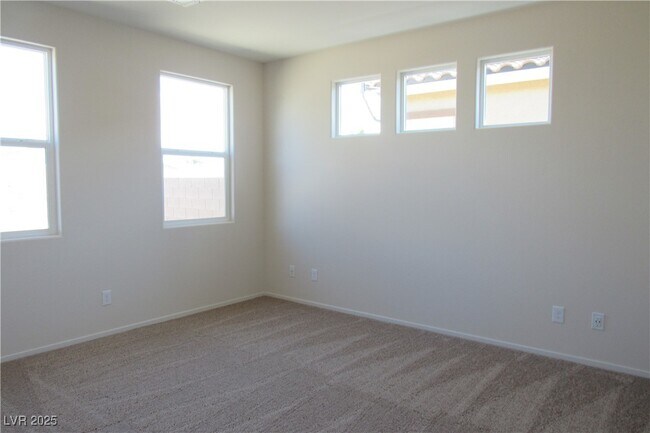 Building Photo - 2124 Del Aqua Ave