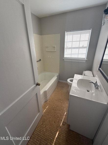 Building Photo - 1609 Gordon Ave