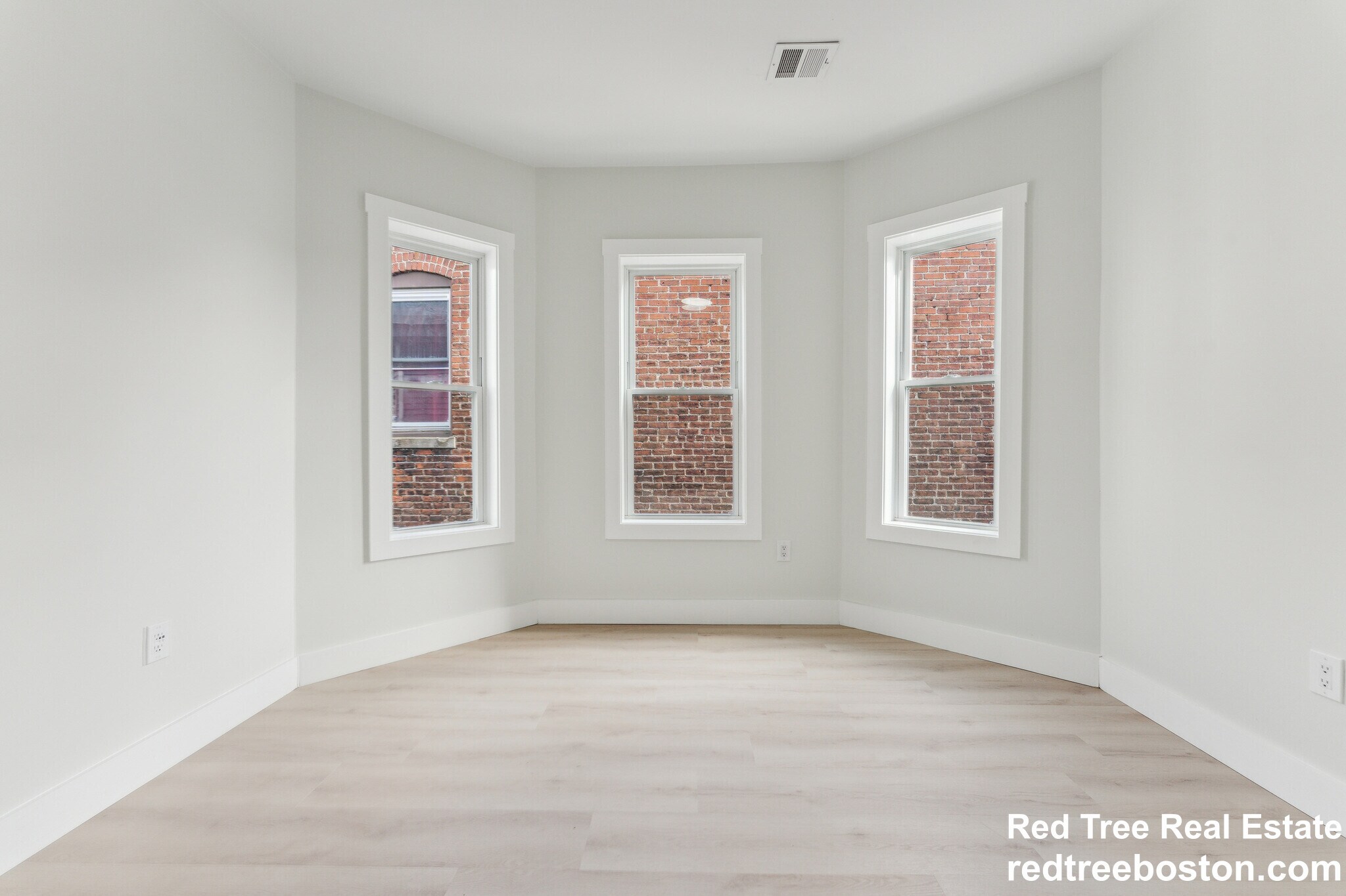 Building Photo - 47 Brackett St