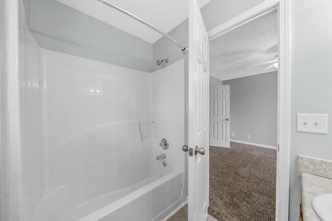 Building Photo - 402 Faulkner Dr