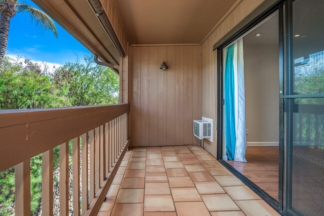 Building Photo - Maui Lani Terraces Studio, Great Mountain View!