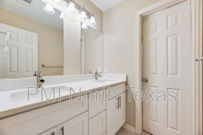 Building Photo - 2673 Pine Trail Dr