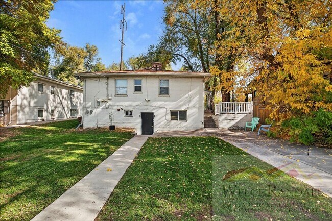 Building Photo - Javid Properties Triplex