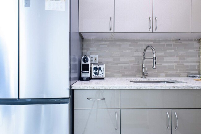 Building Photo - 428-430-430 W 47th St