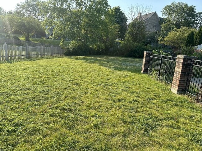 Building Photo - 5490 Fox Path Ln