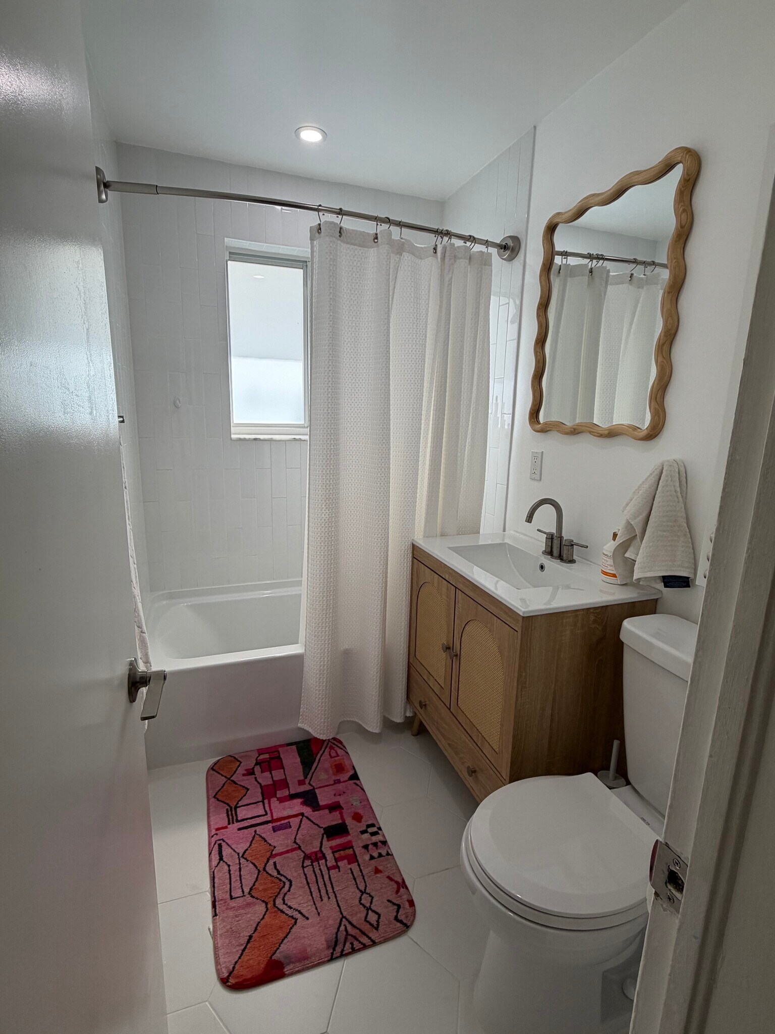 Building Photo - 624 Antioch Ave