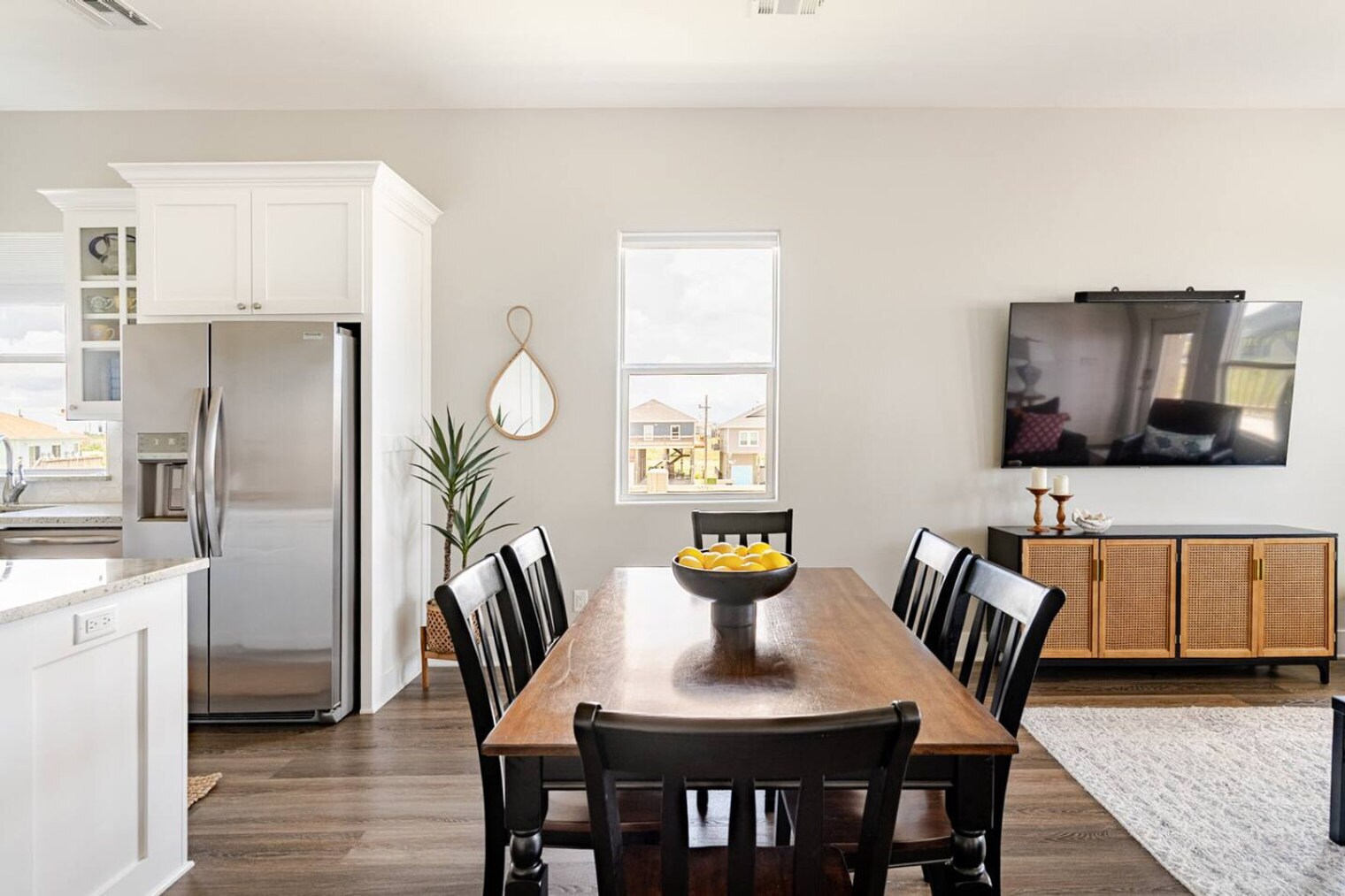 Building Photo - 804 1/2 Johnson Crawford Cir