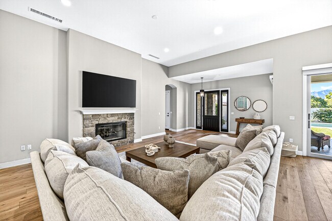 Building Photo - 55120 Autumn Valley Ct