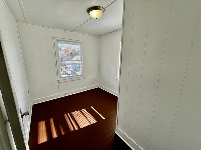 Building Photo - 1404-1406 Berry Street