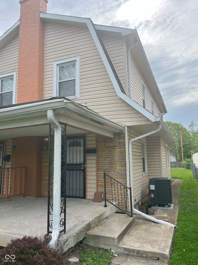 Building Photo - 3252 Winthrop Ave