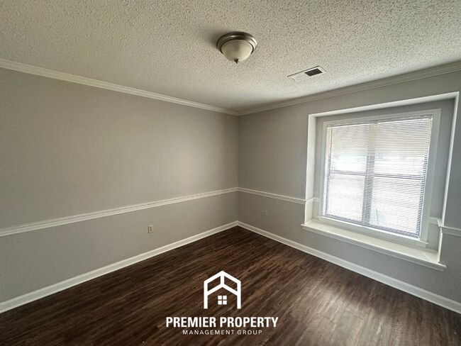 Building Photo - 6764 Henredon Dr