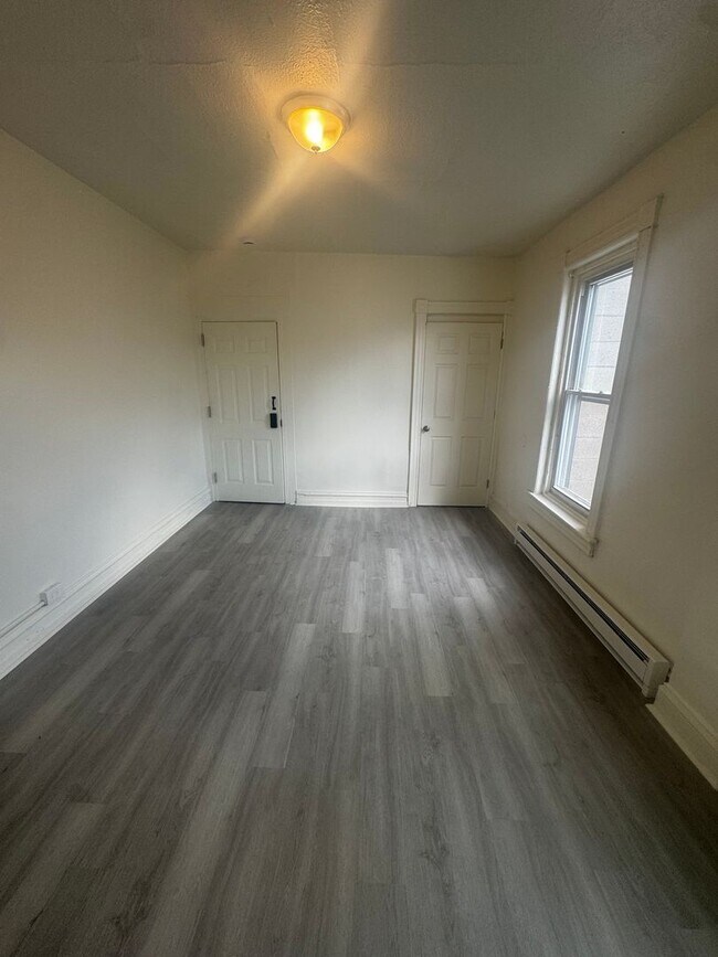 Building Photo - 222 N 12th St