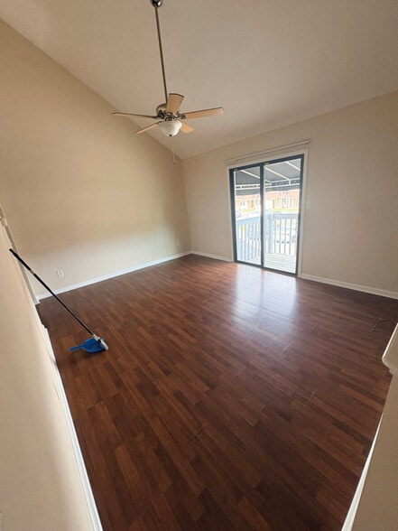 Building Photo - 801 Burcale Rd