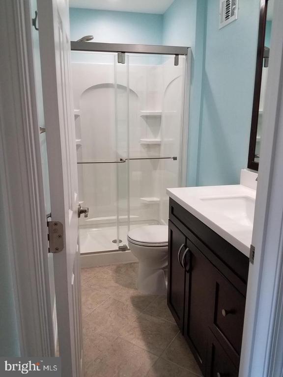 Building Photo - 5551 Winford Ct