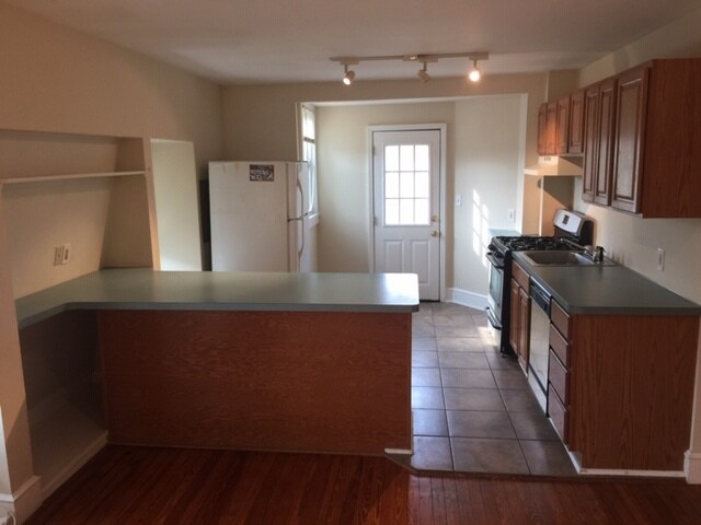 Building Photo - 1611 N Rodney St