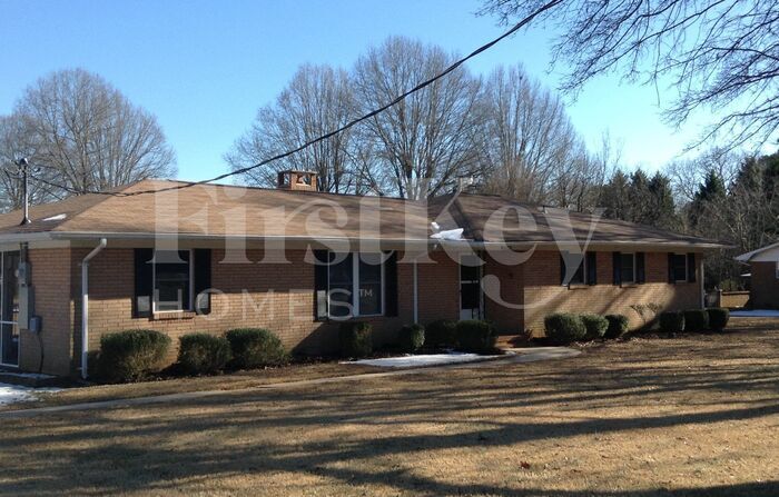 Primary Photo - 4020 Matthews-Mint Hill Rd