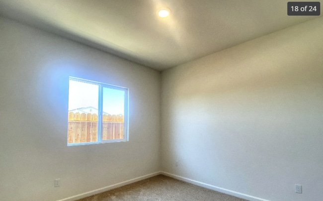 Building Photo - 917 Somerset Way