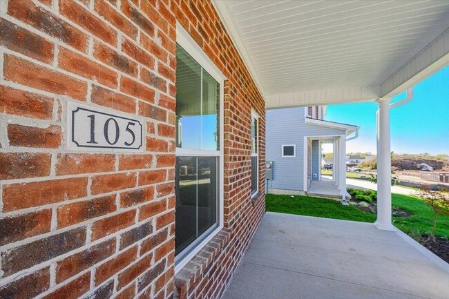 Building Photo - 105 Clearwater Dr