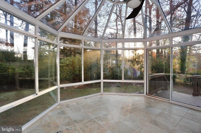 Building Photo - Wonderfull move-in ready property in a great Bethesda location