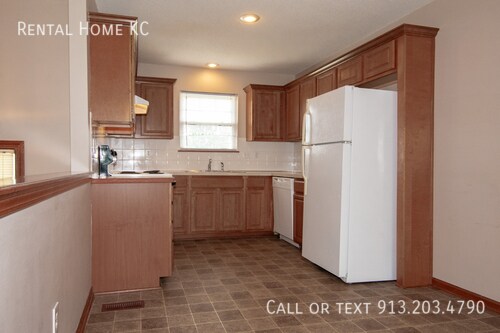 Building Photo - 23505 W 73rd Terrace