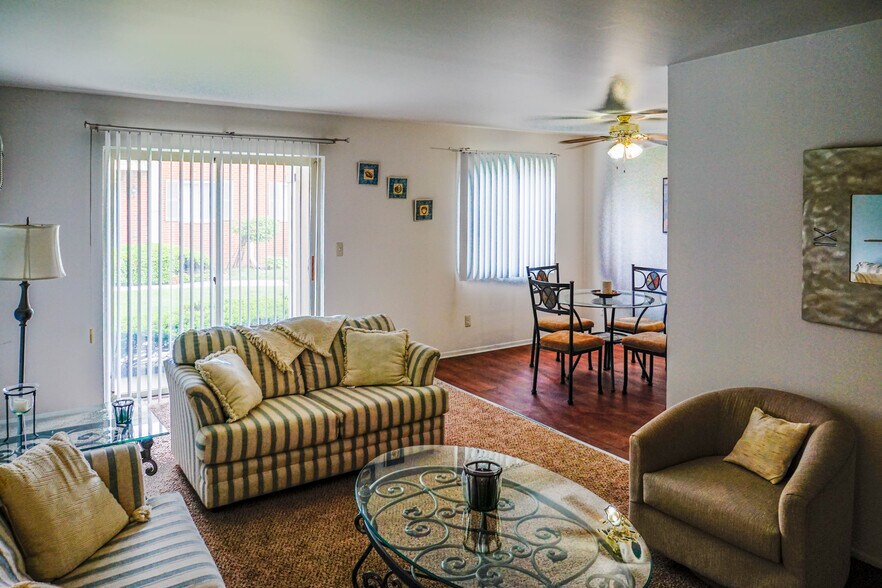 Riverstone 25588 Shiawassee Rd Southfield MI 48033 Apartment Finder