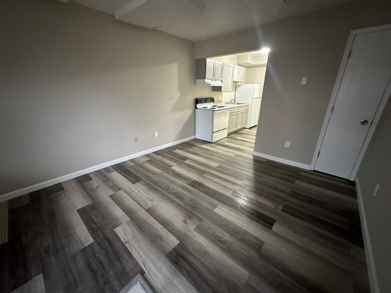 Building Photo - 766 Anderson Ave