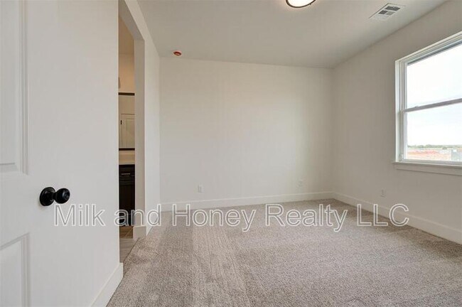 Building Photo - 9305 NW 146th St
