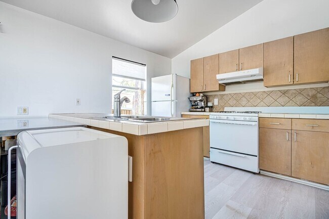 Building Photo - 1717 Missouri St