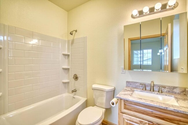 Building Photo - 126 2nd St