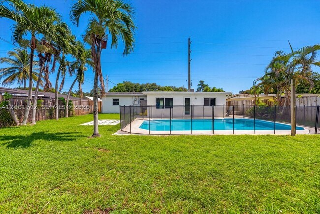 Building Photo - 3036 N 58th Ave