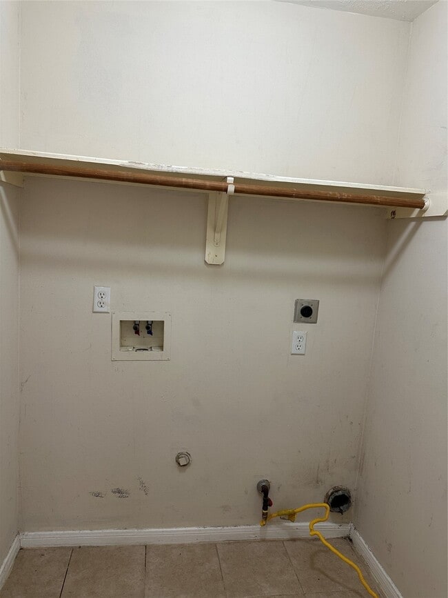 Building Photo - 5400 Tallowpine Terrace