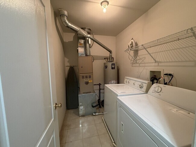 Building Photo - 1225 Brookdale Dr