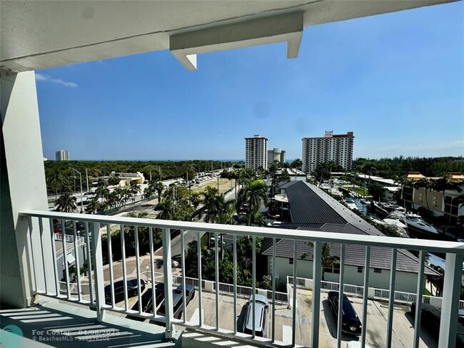 Building Photo - 2800 E Sunrise Blvd
