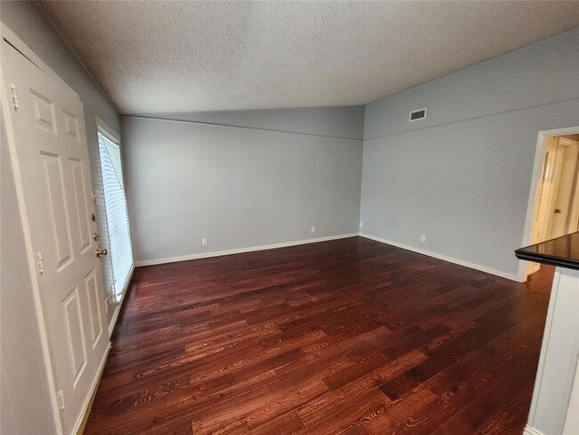 Building Photo - 602 W 51st St