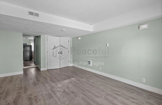 Building Photo - 1425 Mandalay Rd W