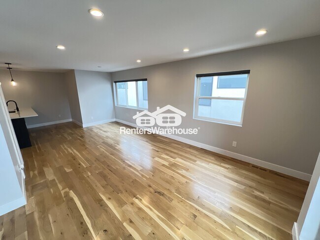 Building Photo - 1338 Perry St