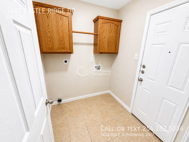 Building Photo - 1407 Castle Ridge Dr