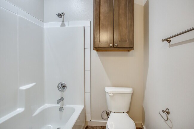 Building Photo - Beautiful New Townhome Located South of To...