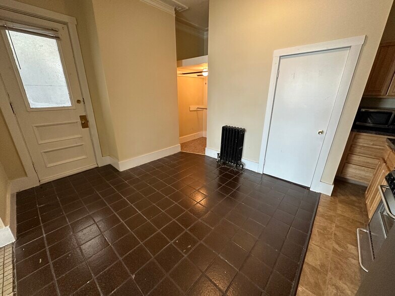 Building Photo - 375 Dorchester St