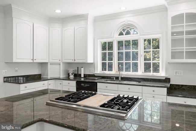 Building Photo - 2608 Geneva Hill Ct