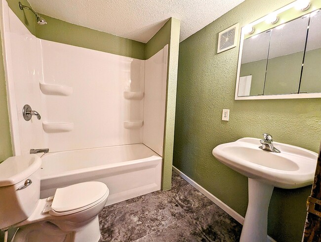 Building Photo - 604 8th Ave