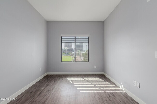 Building Photo - 475 N 9th St