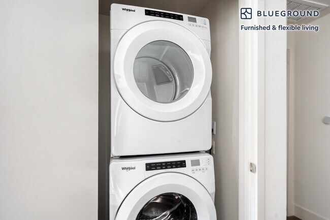 Building Photo - 45060 Synergy St