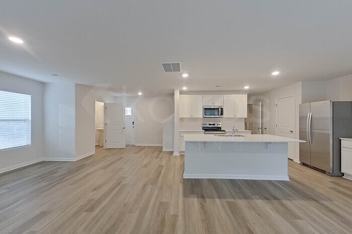 Building Photo - 117 Inez Ave