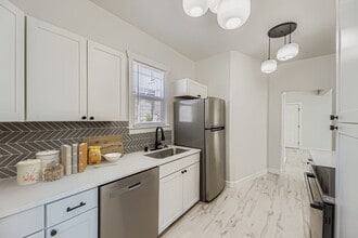Building Photo - Breathtaking Renovation! Oversized 2 Bed 1...