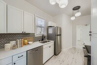 Building Photo - Breathtaking Renovation! Oversized 2 Bed 1...