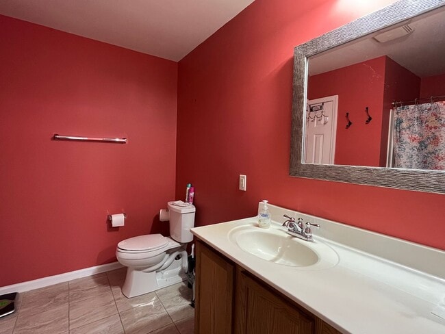 Building Photo - Charming 2BD, 2.5BA Cary Townhome with Sto...