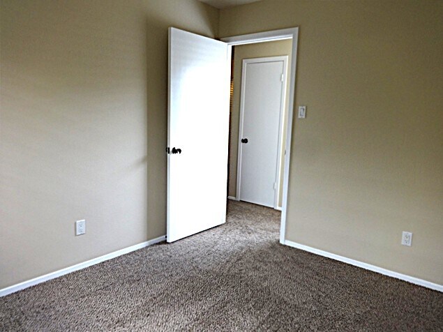 Building Photo - 2706 Mayflower Landing Ct