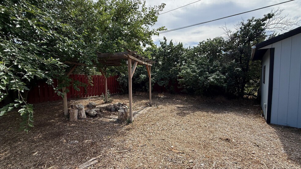 Building Photo - 2760 S 1100 E