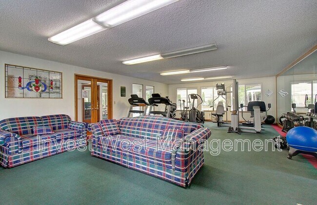 Building Photo - 13216 NE Salmon Creek Ave